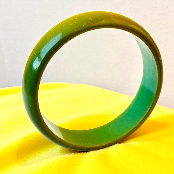 Vintage Bakelite Bangle Bracelet Green Smooth - Picture 6 of 16